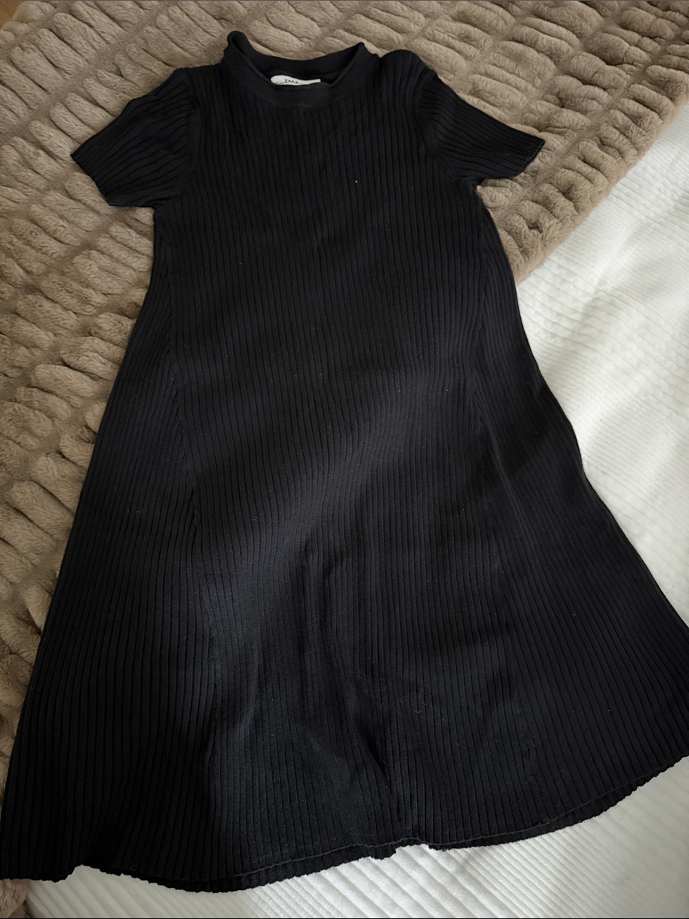 Zara Size Small Women's Black Ribbed Short-Sleeve Dress